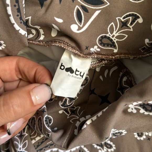 Booty by Brabants handkerchief legging NWOT - Picture 2 of 3